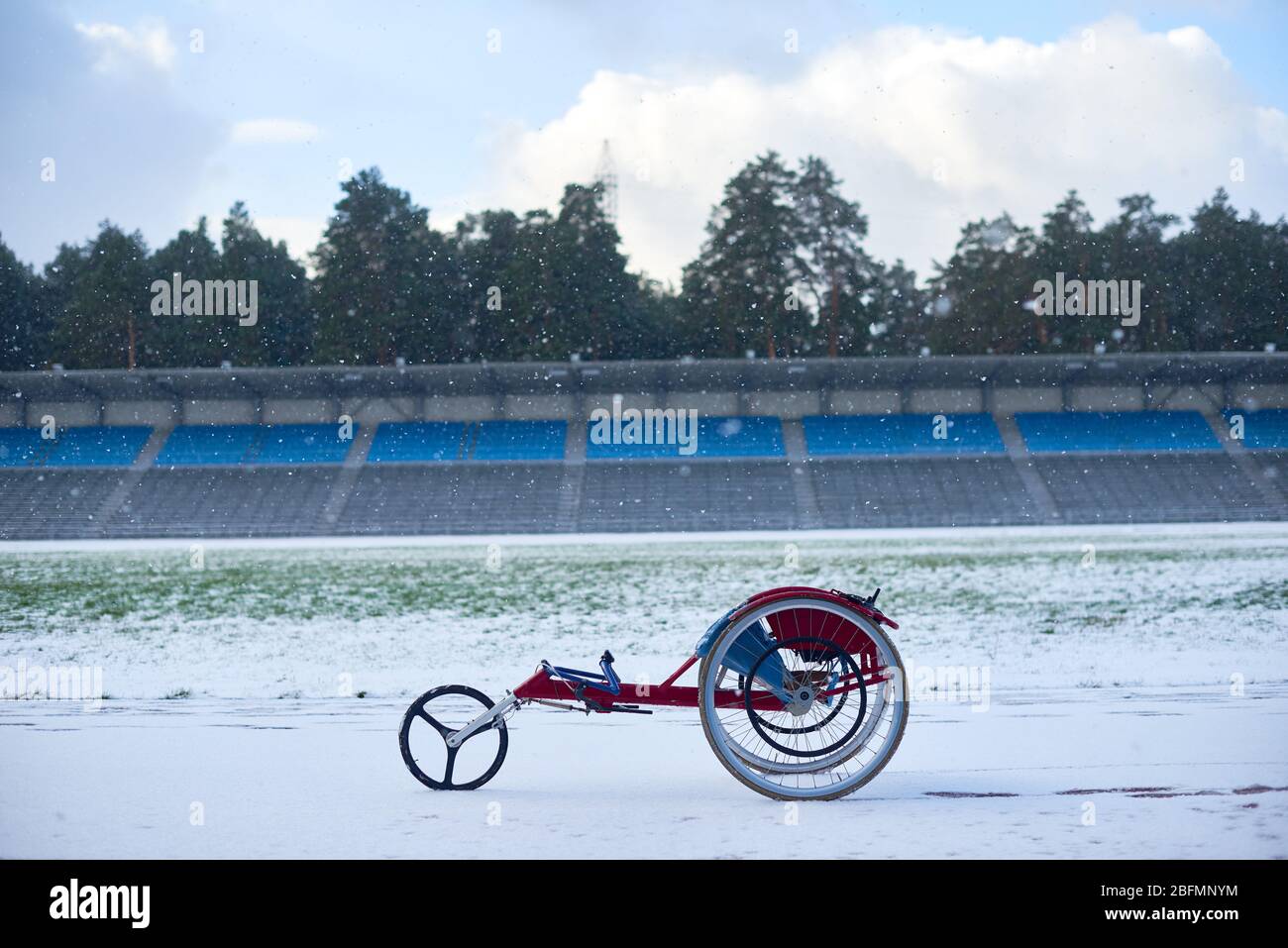 paraplegic handcycle