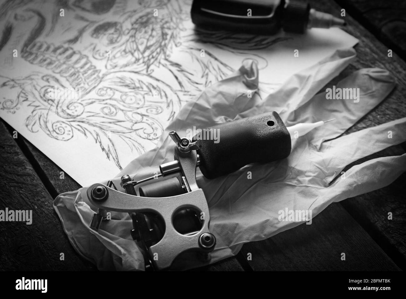 Old tattoo machine Black and White Stock Photos & Images - Alamy