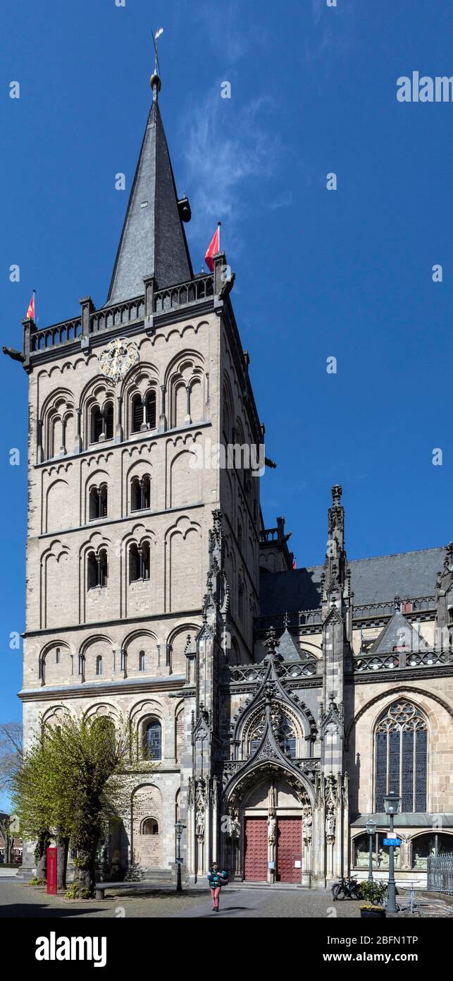 St. Victor's Provost Church in Xanten, commonly known as the Xanten Cathedral Stock Photo