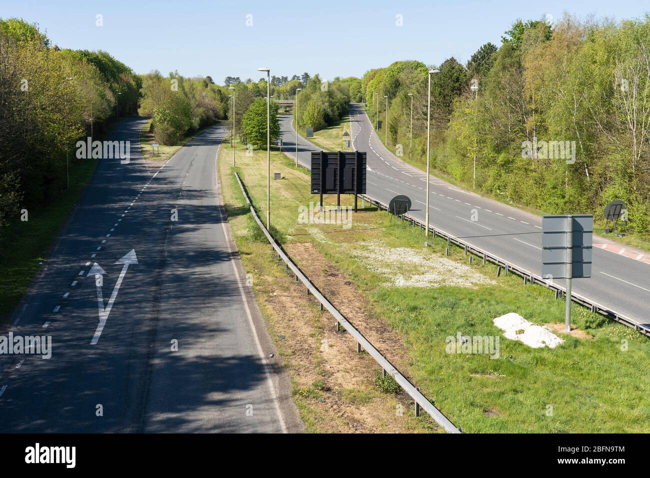 Dual carriageway uk hi-res stock photography and images - Alamy