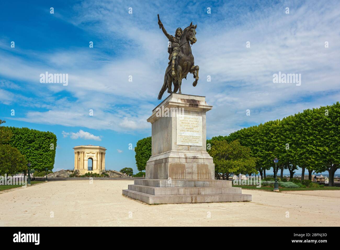 France, Montpellier, Place Royale du Peyrou, Louis XIV statue, 18C water tower (Le chateau d'eau) Stock Photo