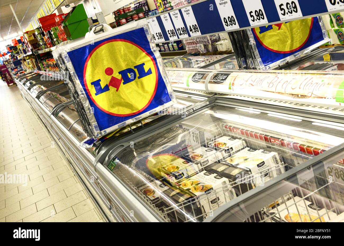 Lidl bag in aisle Stock Photo