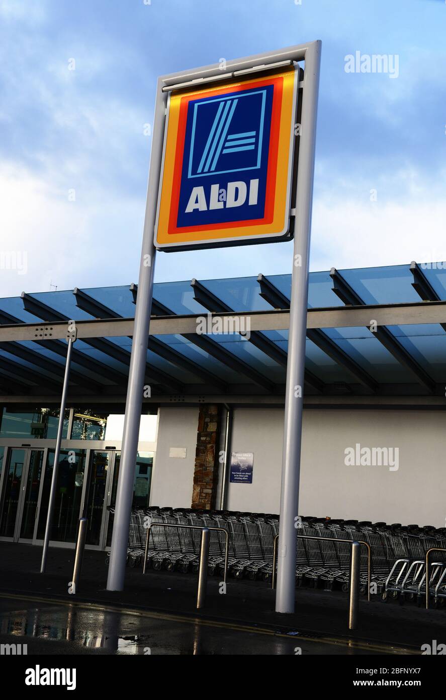 Aldi supermarket aisle hires stock photography and images Alamy
