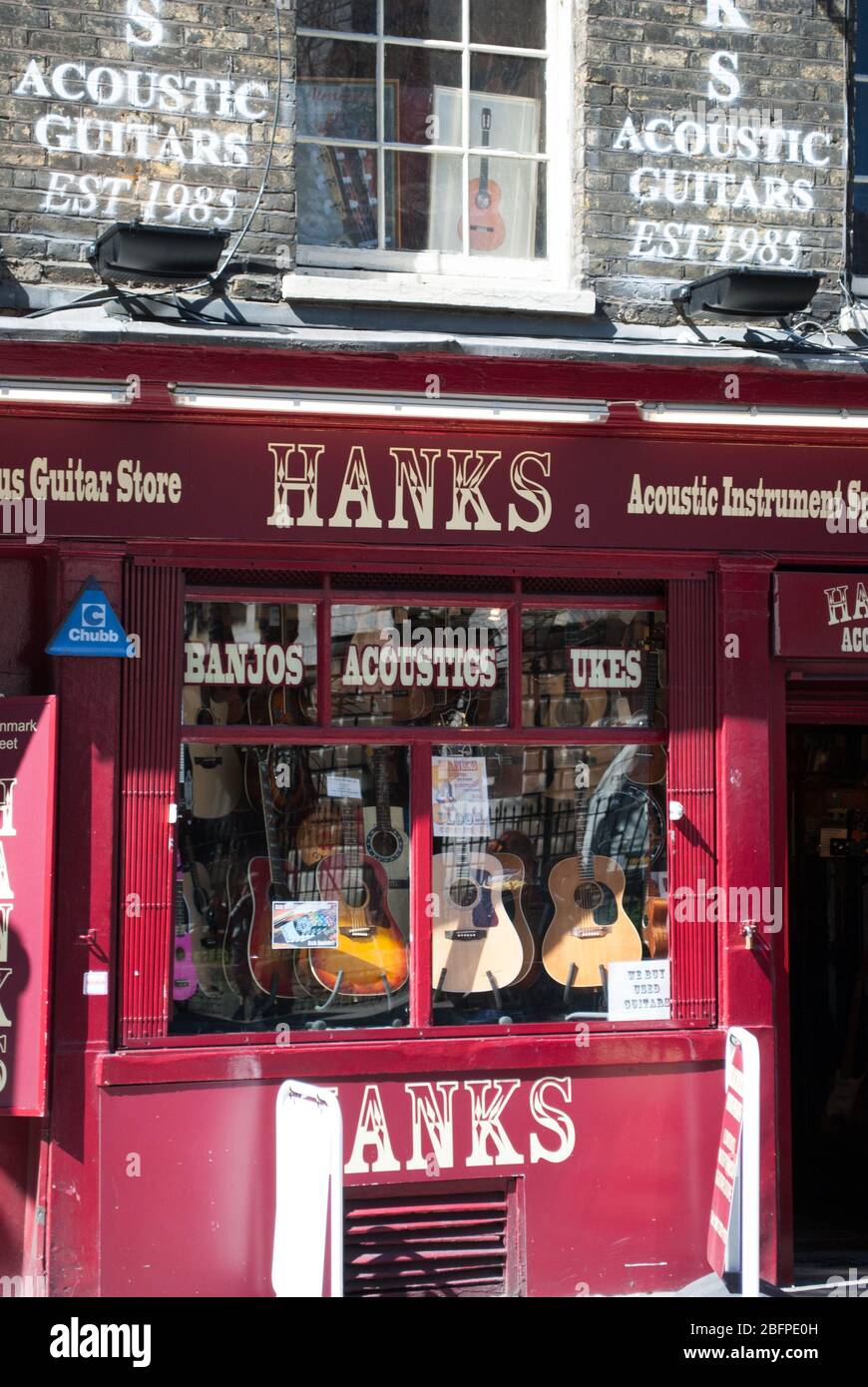 Hanks acoustics hires stock photography and images Alamy