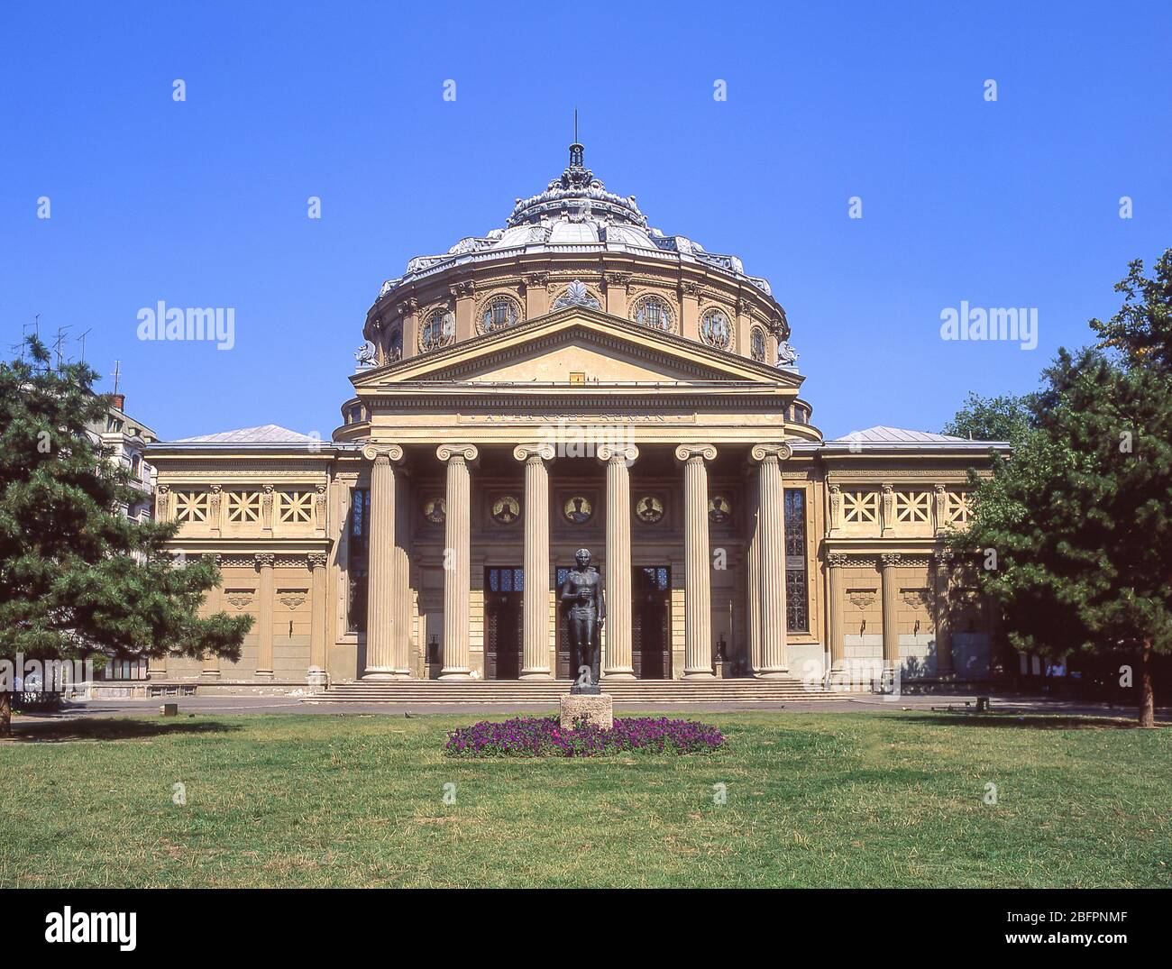 The Romanian Atheneum concert hall, Calea Victoriei, Bucharest (Bucharesti), Romania Stock Photo