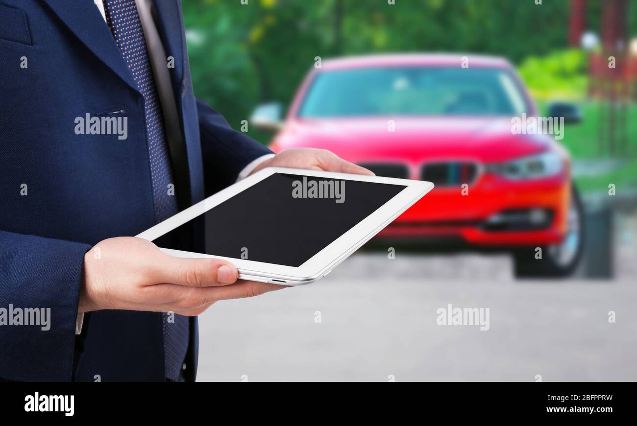 Insurance adjuster accident tablet hi-res stock photography and images ...