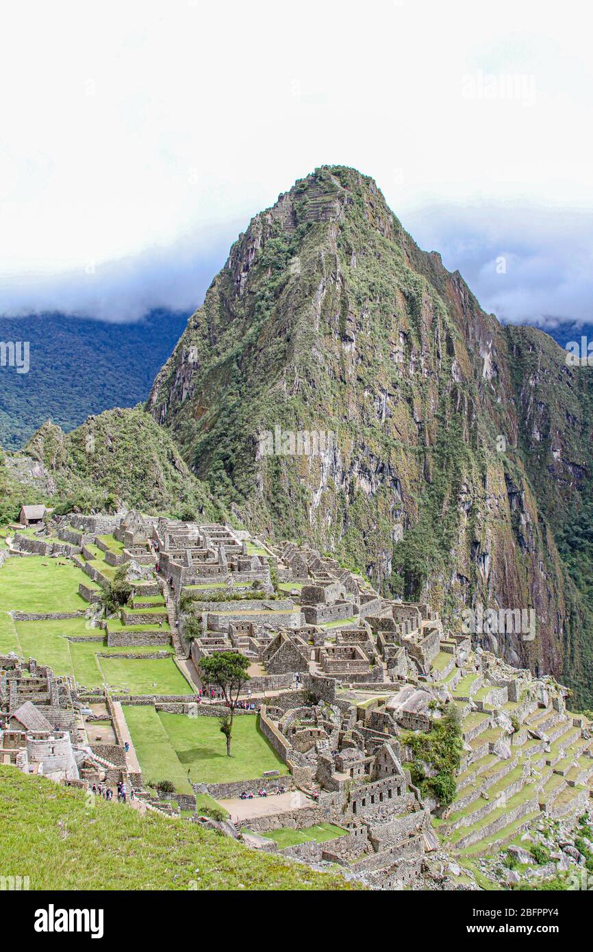 Machu picchu mountains hi-res stock photography and images - Alamy