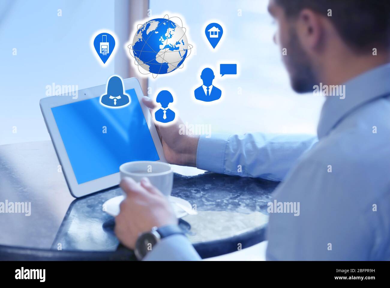Man network systems analyst hi-res stock photography and images - Alamy