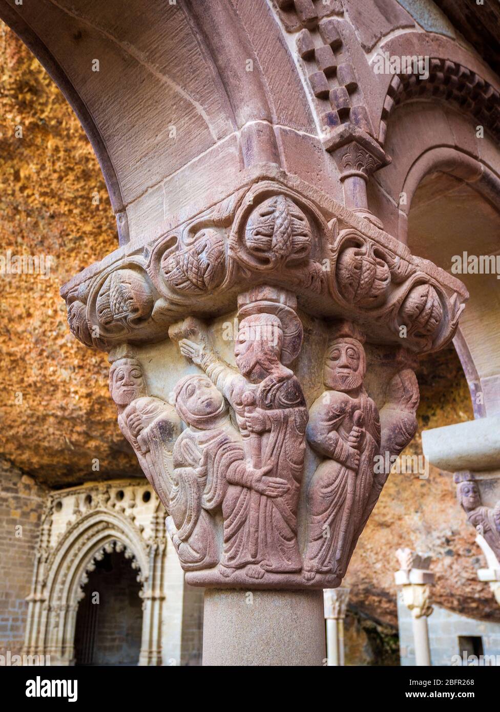 Capitel del claustro del Real Monasterio de San Juan de la Peña. Botaya. Huesca. Aragón. Pirineos. España Stock Photo
