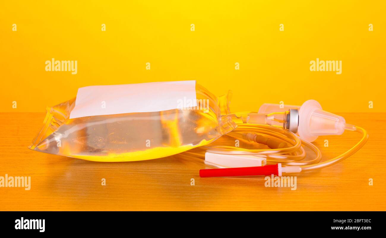 Yellow iv drip bag hires stock photography and images Alamy