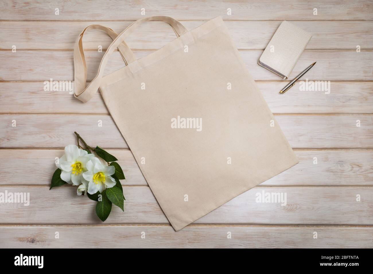 Download Tote Bag Brand High Resolution Stock Photography And Images Alamy