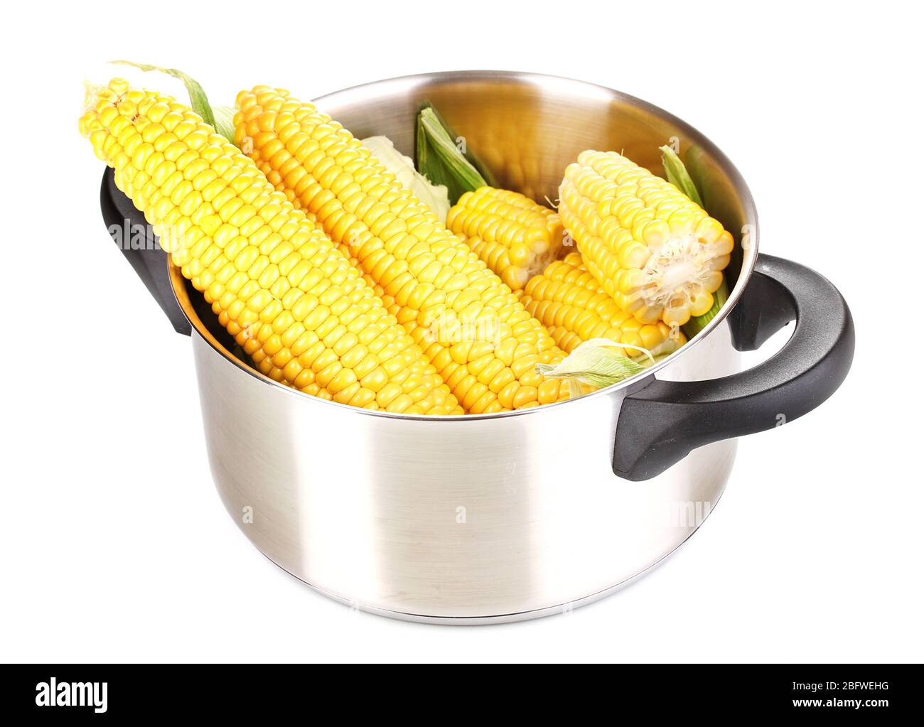 Fresh corn cobs in pot isolated on white Stock Photo - Alamy