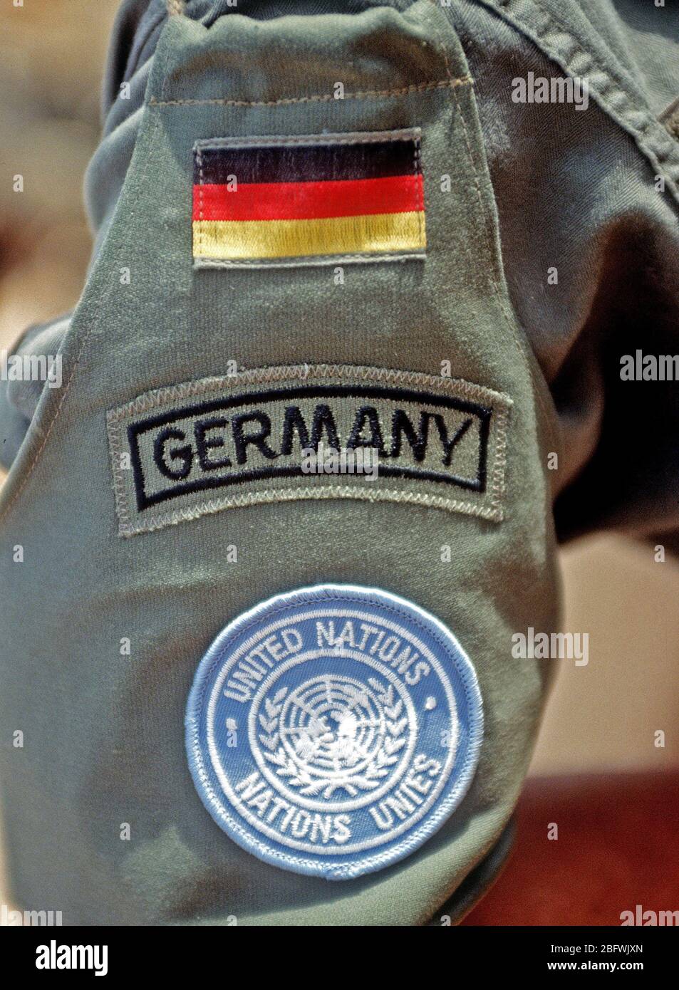 1993 - German UN shoulder patch seen on a soldier in Somalia during Operation Continue Hope Stock Photo