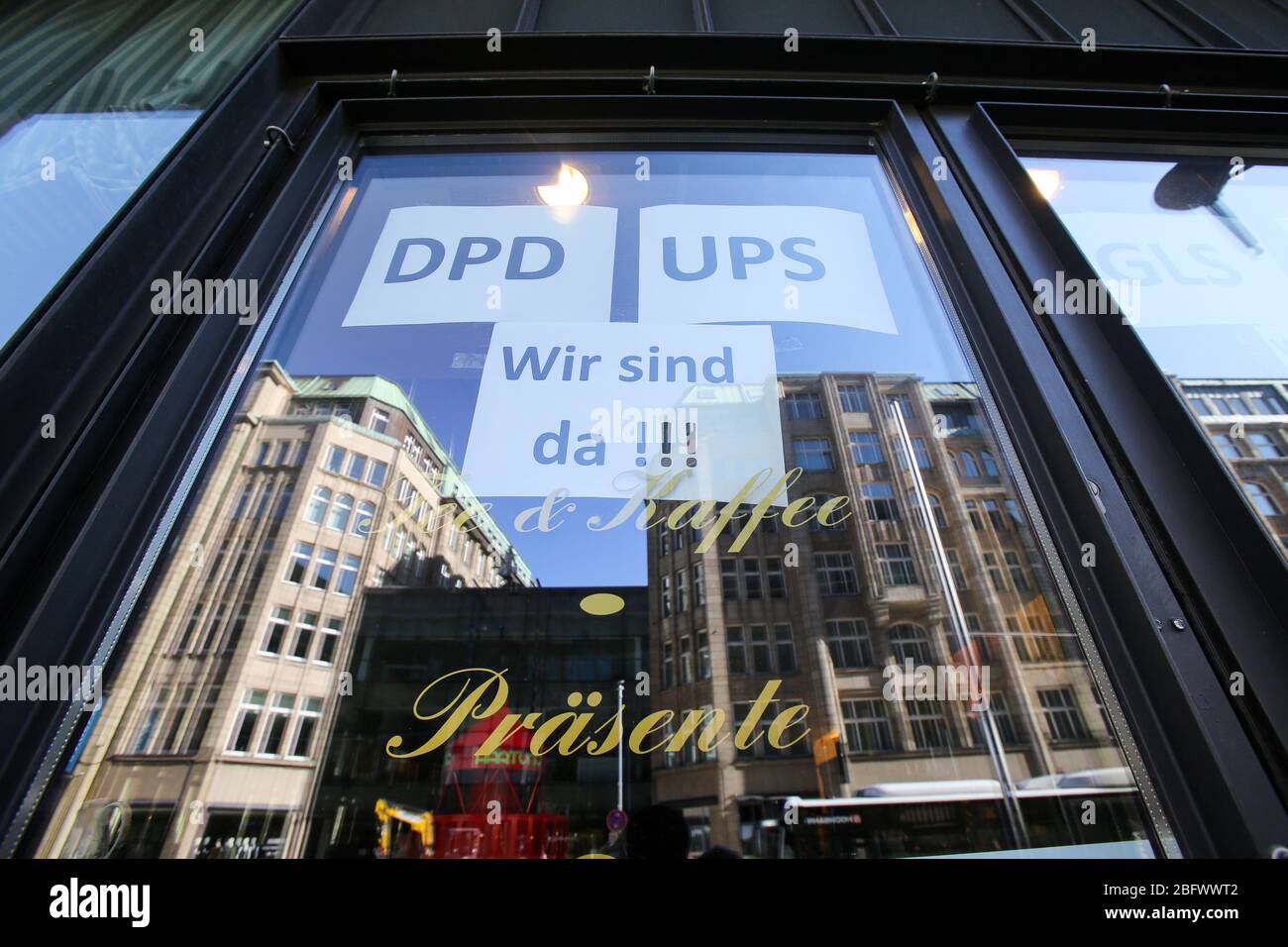 The ups stores hires stock photography and images Alamy