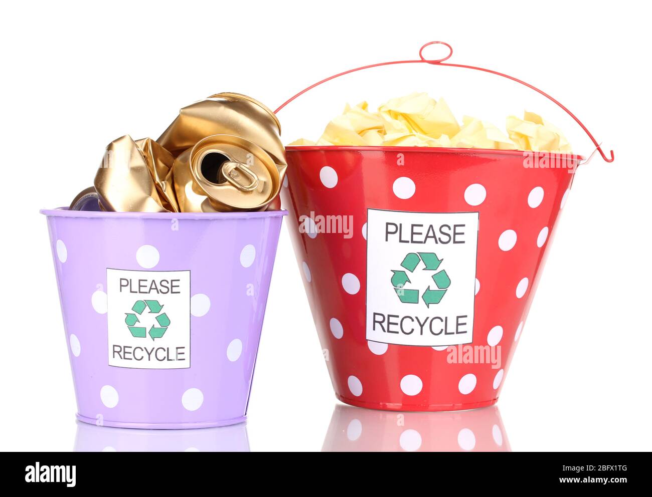Two arrow metal recycling hi-res stock photography and images - Alamy