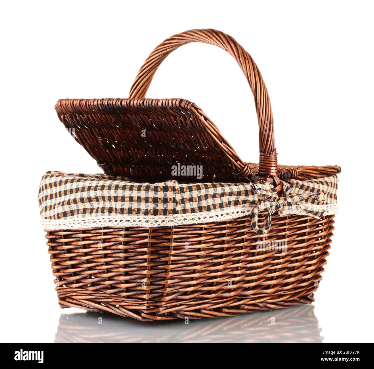 Picnic basket, isolated on white Stock Photo - Alamy