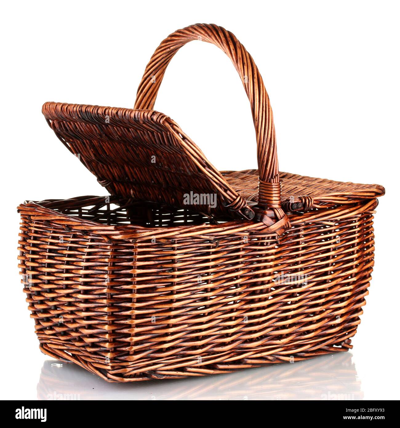 Picnic basket, isolated on white Stock Photo - Alamy