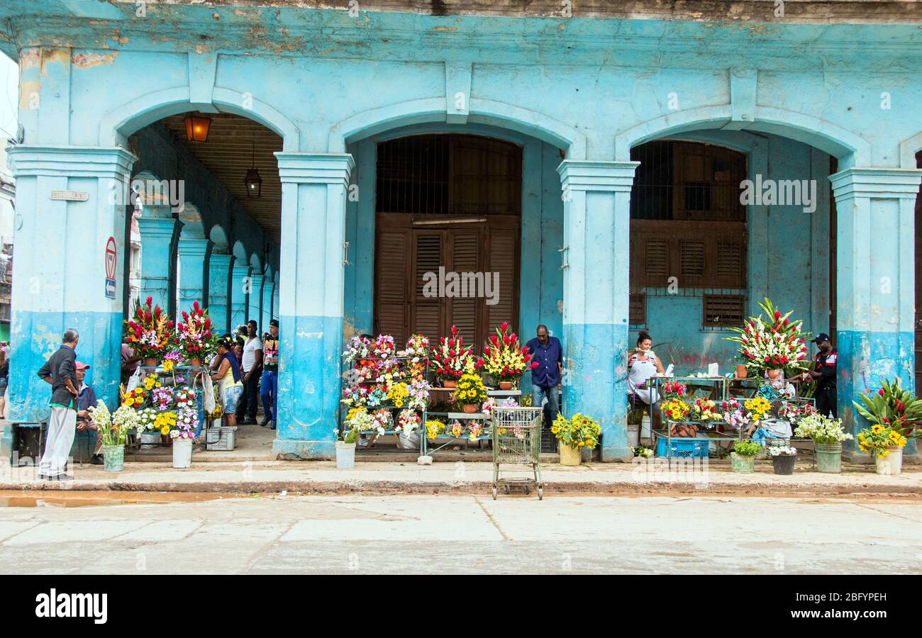 Road works havana hi-res stock photography and images - Alamy