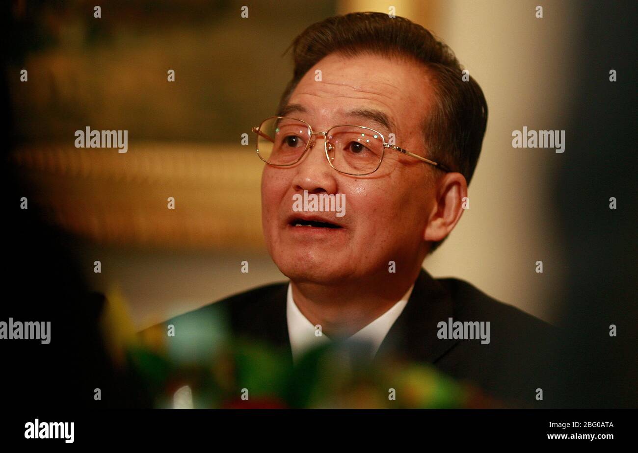 Image ©Licensed to Parsons Media. 31/01/2009. London, United Kingdom.    The Chinese Prime Minister, Wen Jiabao  at the Mandarin Oriental Hotel central  London January 31, 2009  Picture by Andrew Parsons / Parsons Media Stock Photo