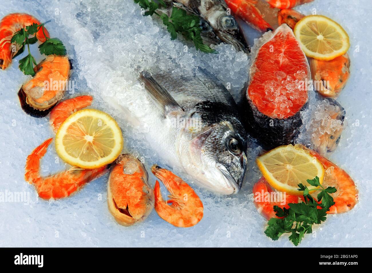 Fresh seafood on ice Stock Photo - Alamy