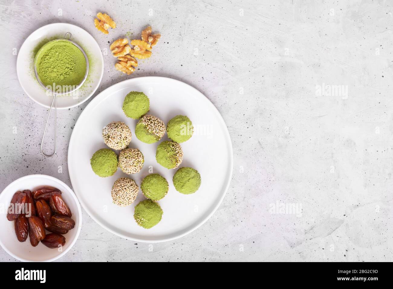 No bake matcha energy bites or balls, prepared with natural ingredients