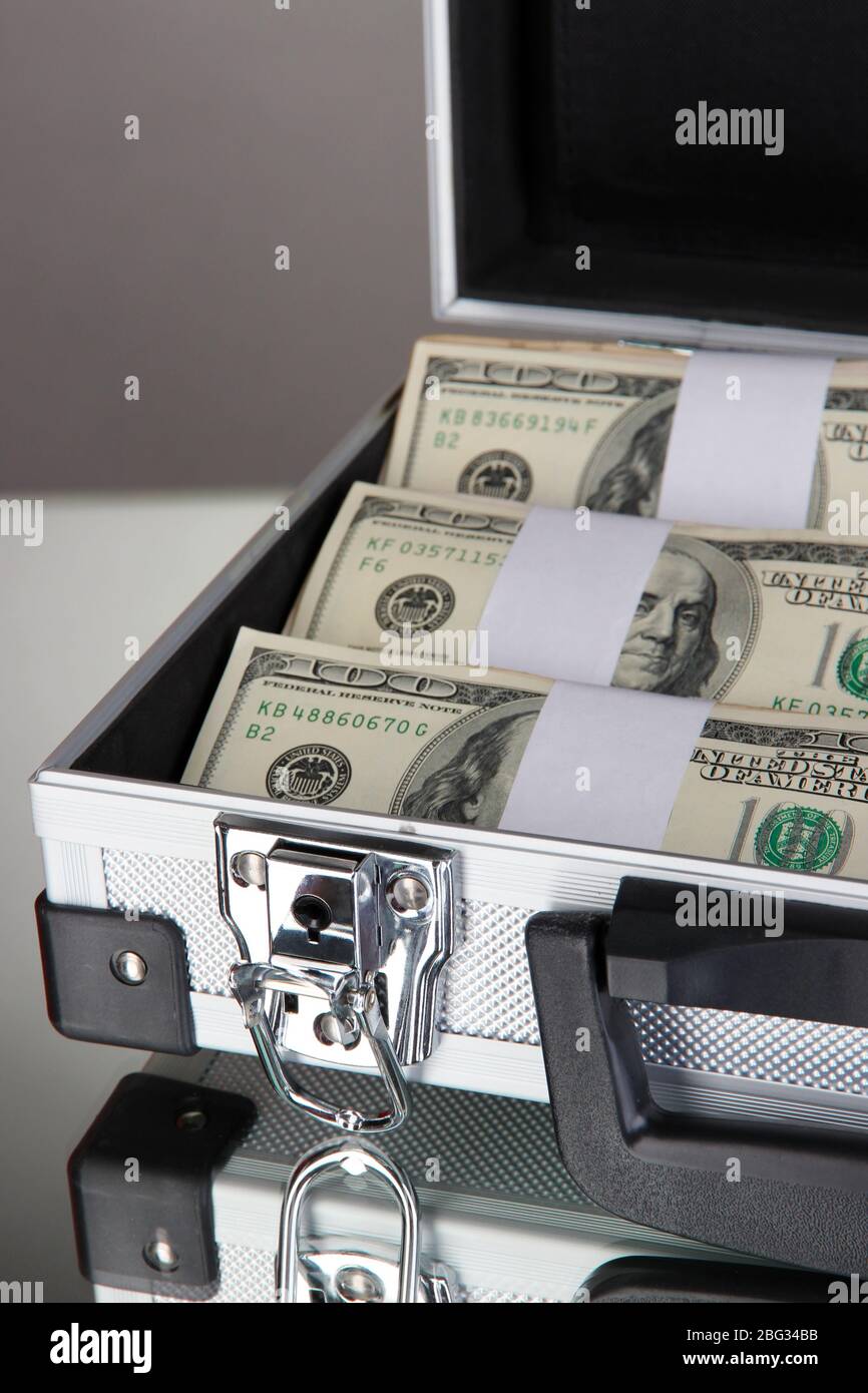 100 dollar bills on hi-res stock photography and images - Page 4 - Alamy