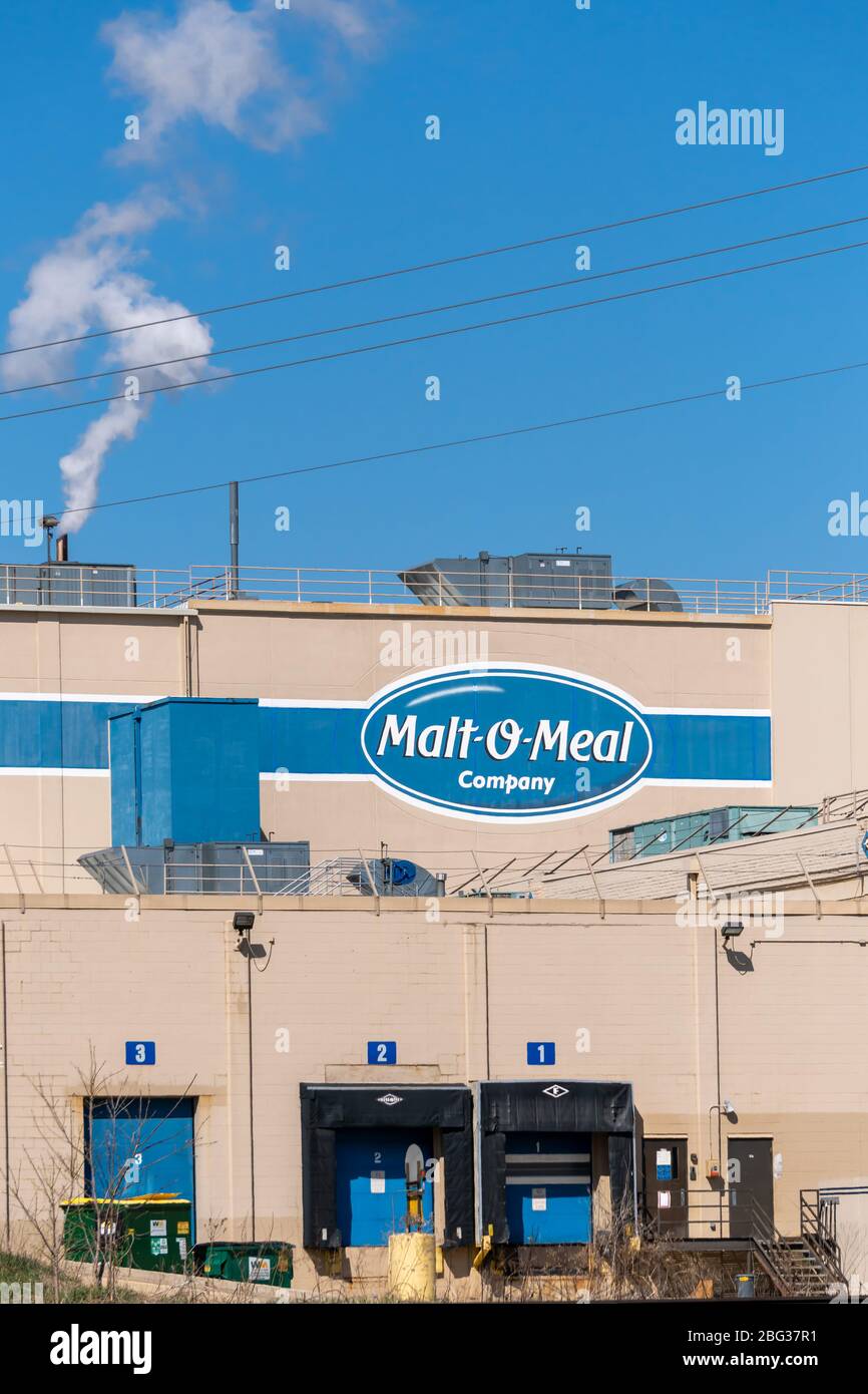 Northfield Mn Usa April 18 2020 Malt O Meal Manufacuting Plant Exterior And Trademark Logo Stock Photo Alamy