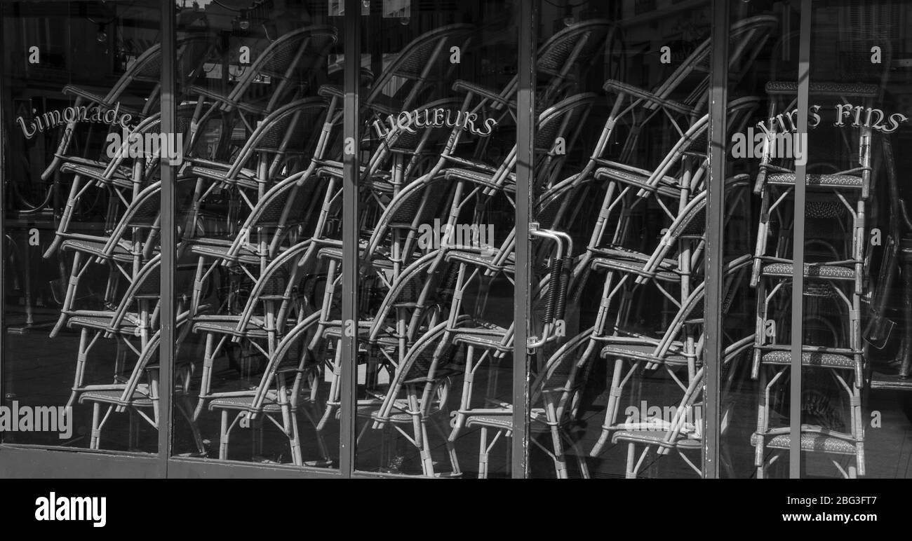 CAFE TEMPORARILY CLOSED IN PARIS Stock Photo