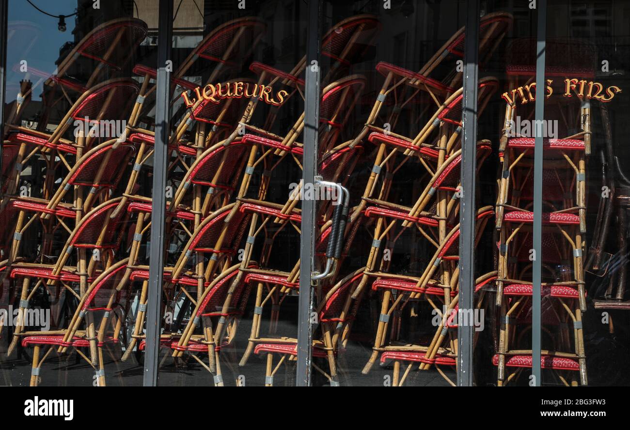 CAFE TEMPORARILY CLOSED IN PARIS Stock Photo - Alamy