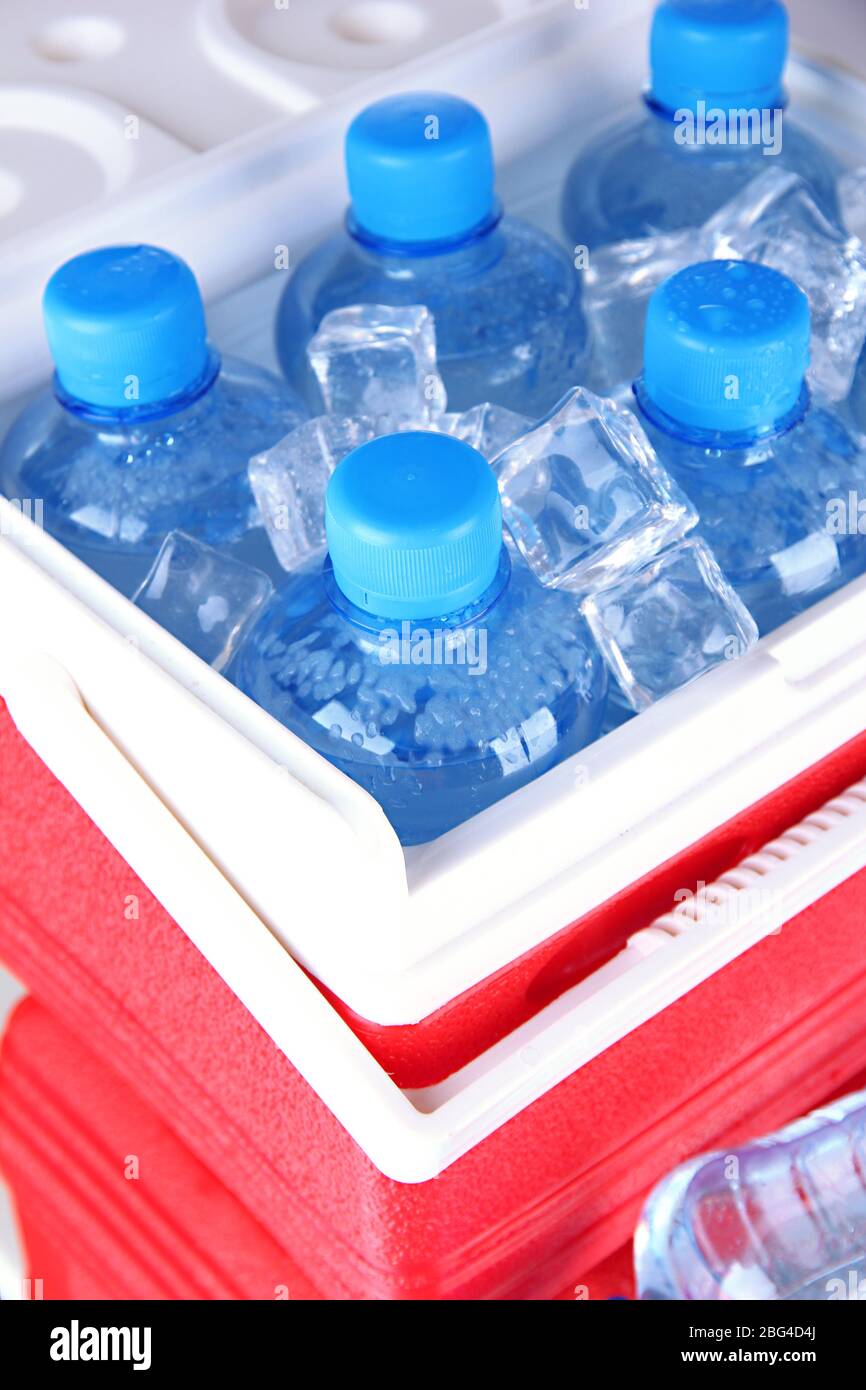 Mini fridge in car hires stock photography and images Alamy