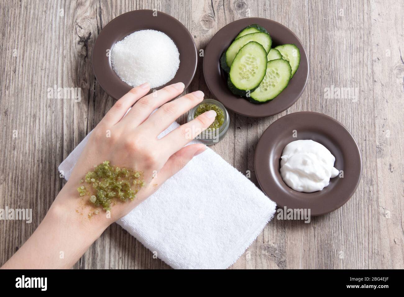 Sugar scrub woman body hi-res stock photography and images - Alamy