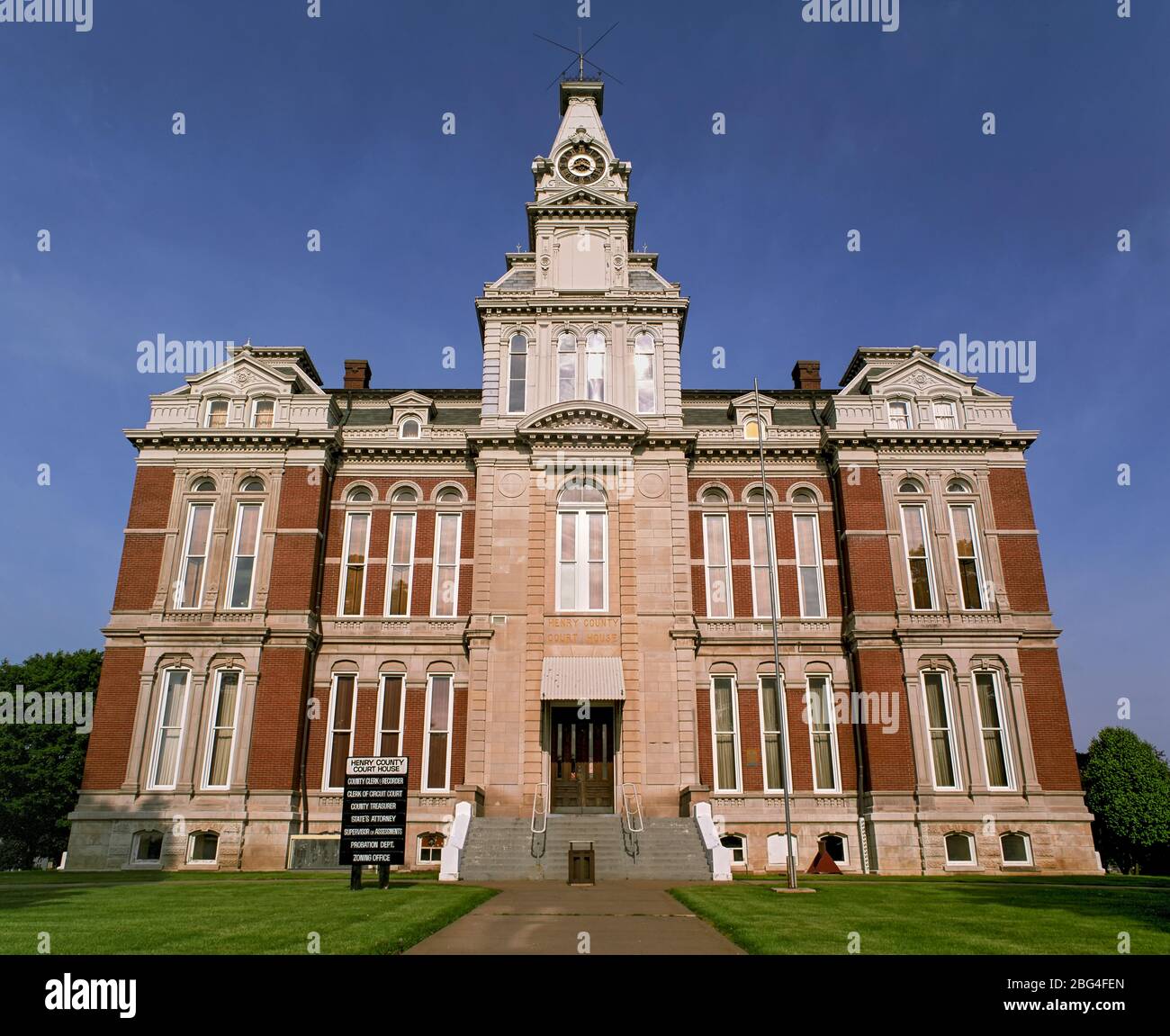 Cambridge, Illinois, USA May 22, 1993 The Henry County Courthouse Stock Photo Alamy