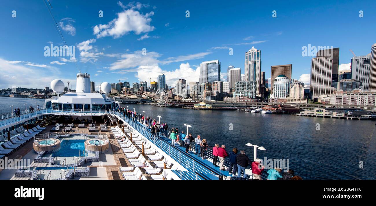 Oceania's Regatta departs Seattle for Alaska Stock Photo