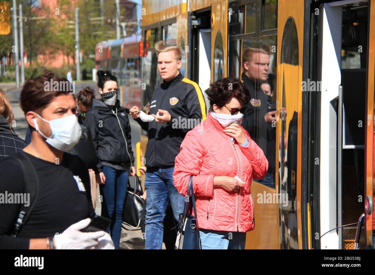Drazdany, Germany. 20th Apr, 2020. City administration hand out face masks in Dresden, Germany, April 20, 2020. Saxony becomes first German state to make wearing a face mask mandatory. Starting at Monday, wearing a mouth and nose protection will be mandatory in shops, public transportation and supermarkets. Credit: Martin Weiser/CTK Photo/Alamy Live News Stock Photo
