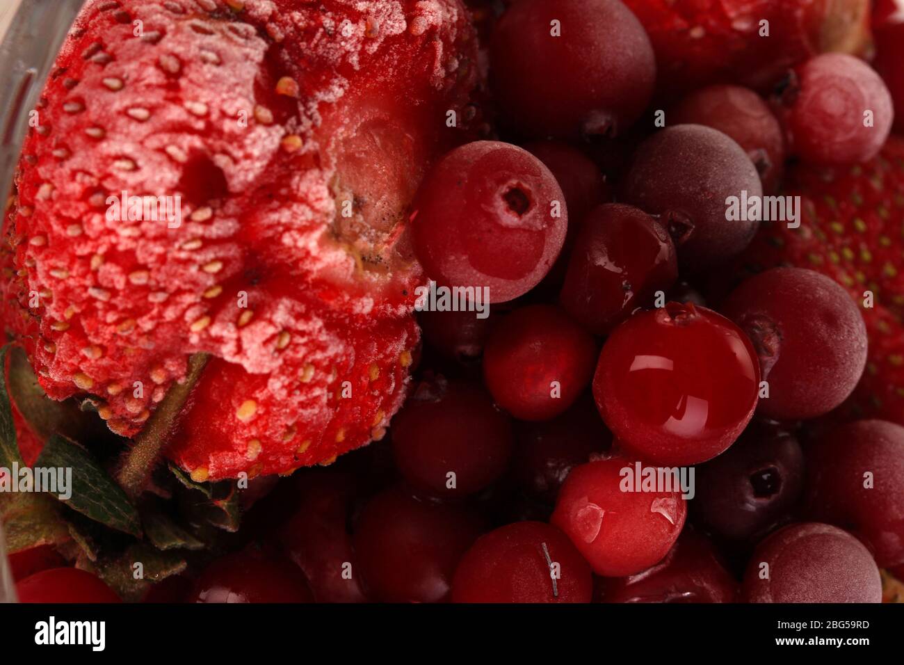 Close up whole frozen hi-res stock photography and images - Alamy