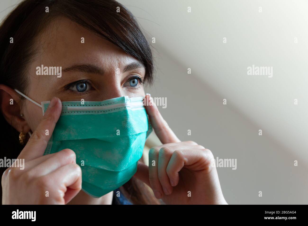 Woman protect protection respirator hi-res stock photography and images ...