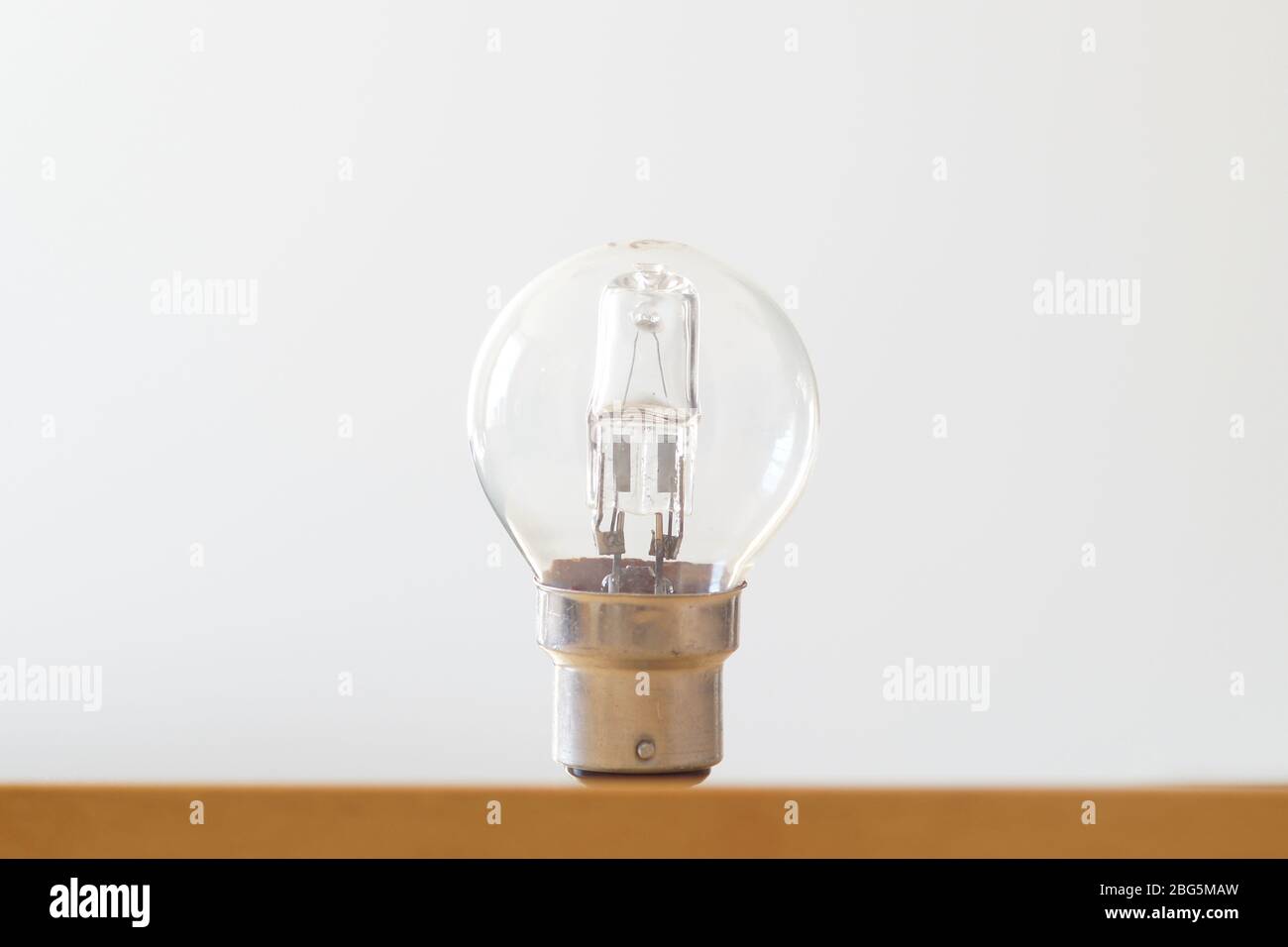 Round golf ball shape tungsten halogen incandescent light bulb globe hi ...
