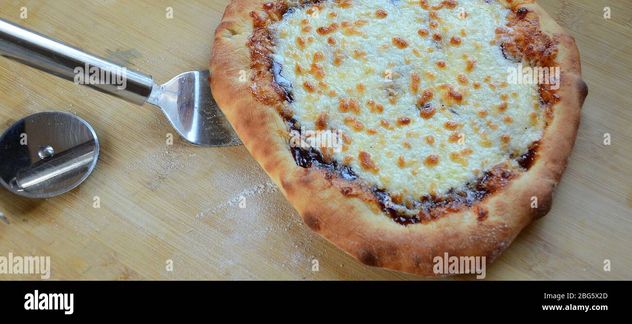 authentic italian pizza Stock Photo Alamy