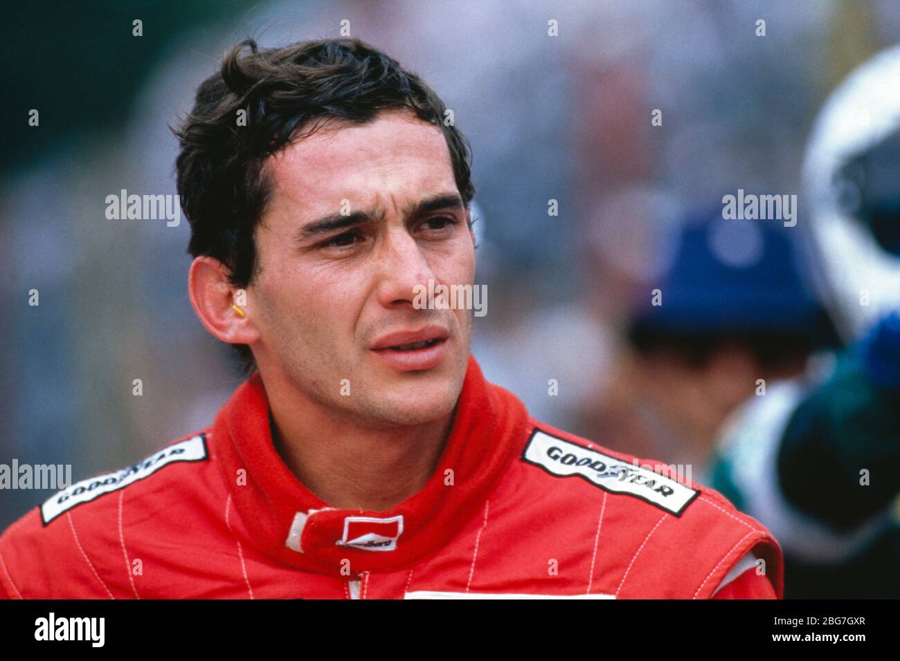 Figurine Pilote Ayrton Senna 1:43 – McLaren 1987, Résine, Sans Marque