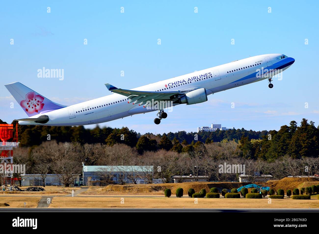 China Airlines, Taiwan, Airbus, A330-300, B-18352, Take Off, Narita Airport, Chiba, Japan Stock Photo