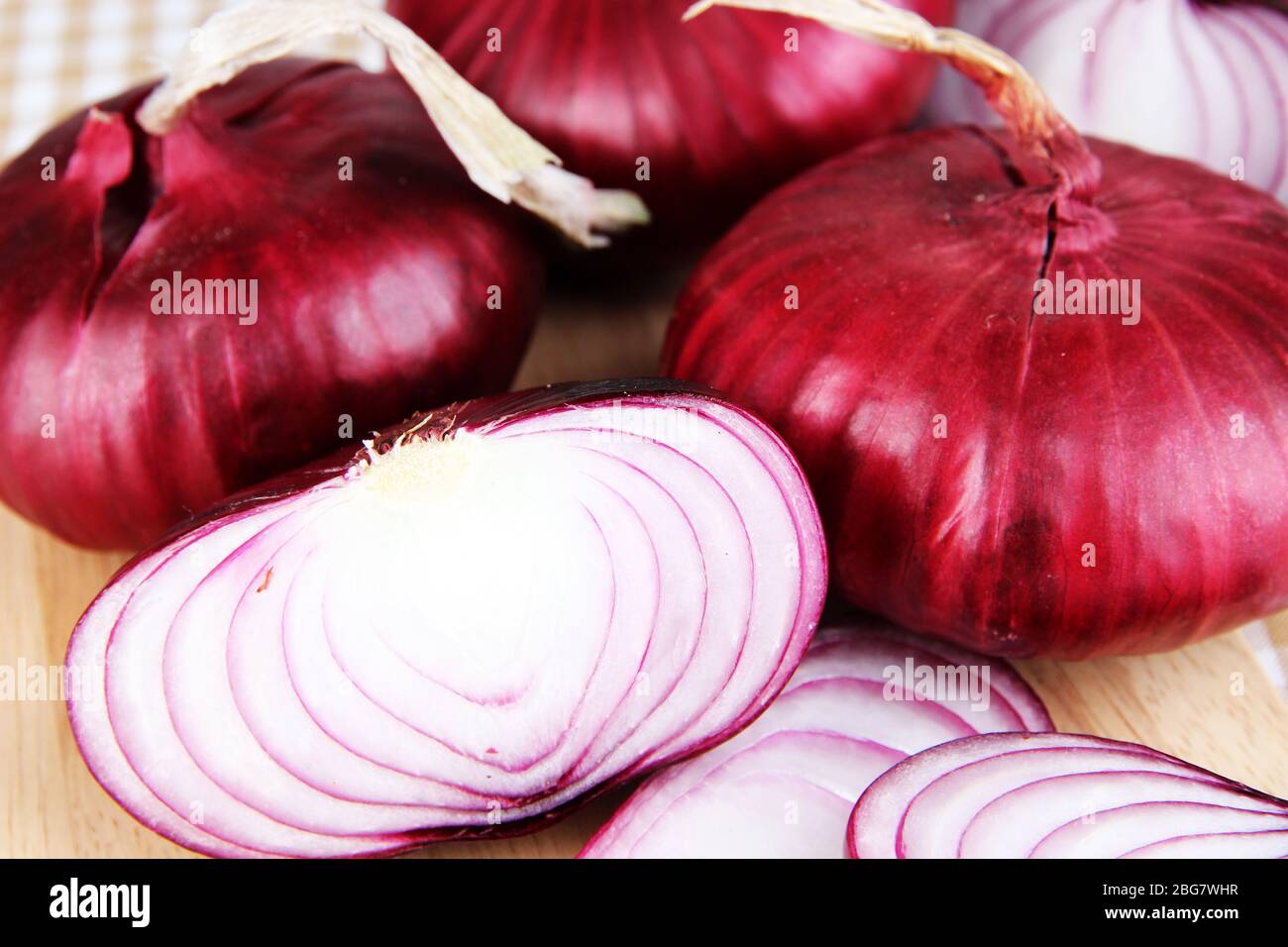 Fresh red onions close up Stock Photo - Alamy