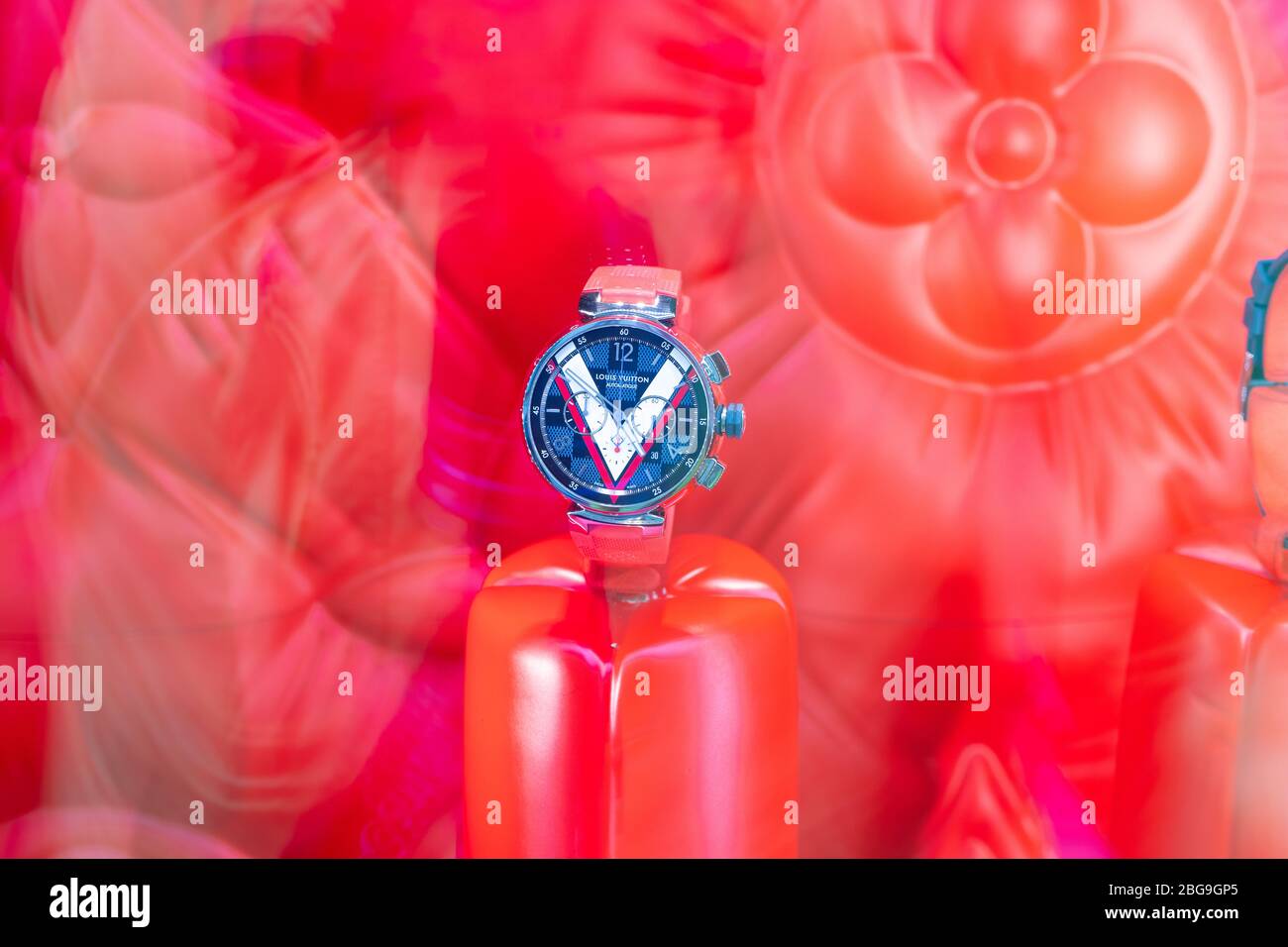Silver louis vuitton hi-res stock photography and images - Alamy