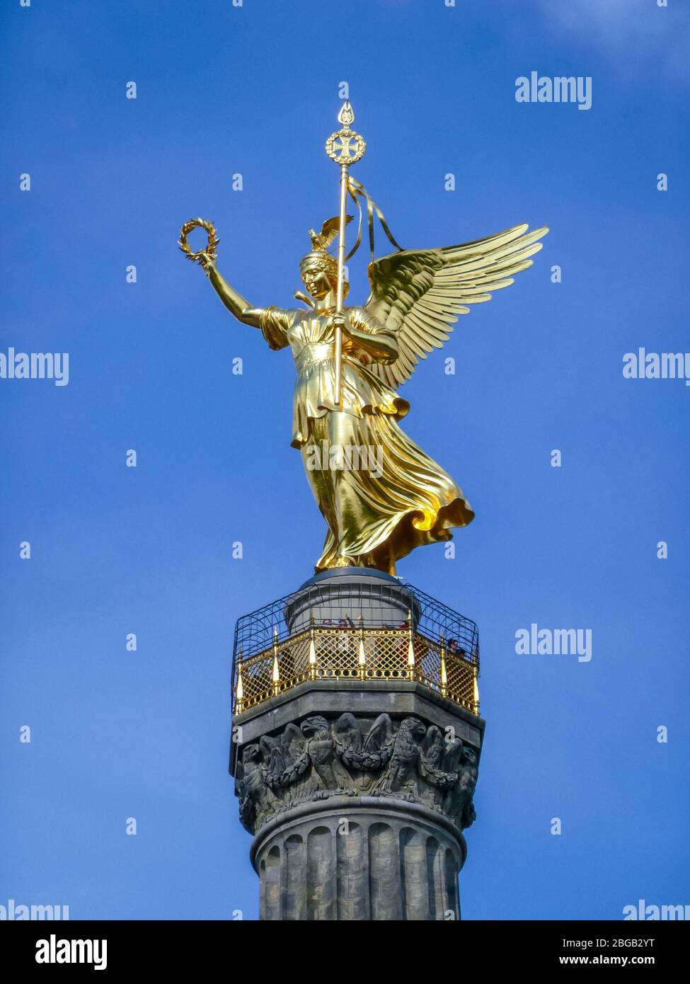 Golden angel statue on Berlin Victory Column, Germany Stock Photo Alamy