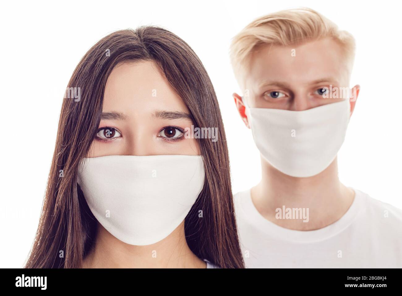 Wearing face mask masks man woman couple asian hi-res stock photography ...