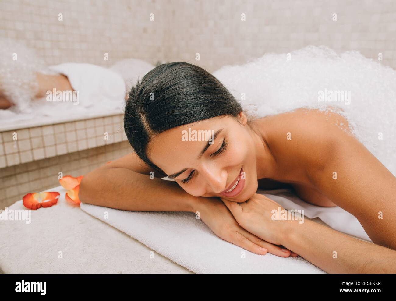 Hamam history spa турецкая баня. Хамам клеопатра туркиш. Хамам анталья antique spa hamam. Турецкий пенный массаж. Хамам при месячных.