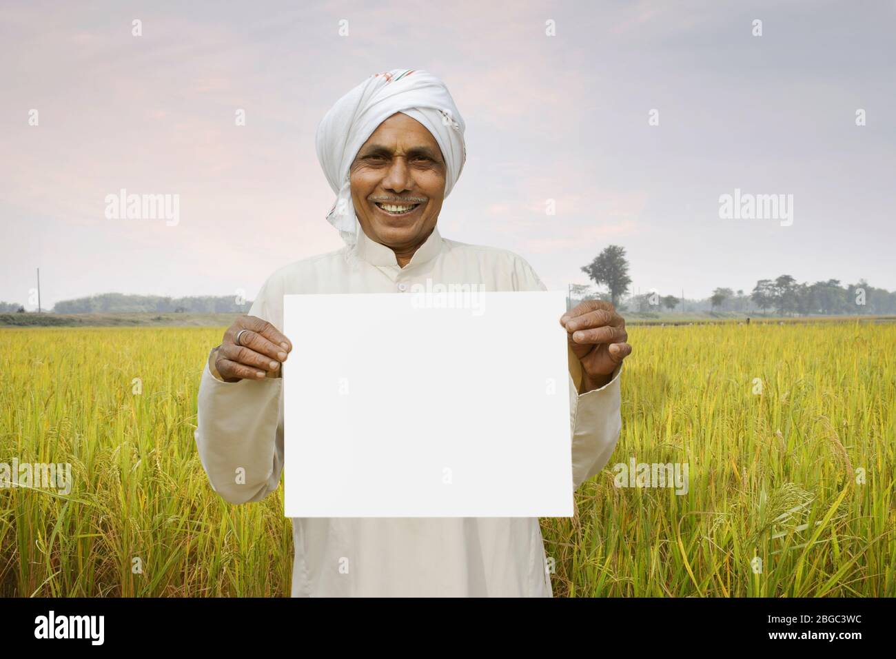 Indian old farmer hi-res stock photography and images - Alamy
