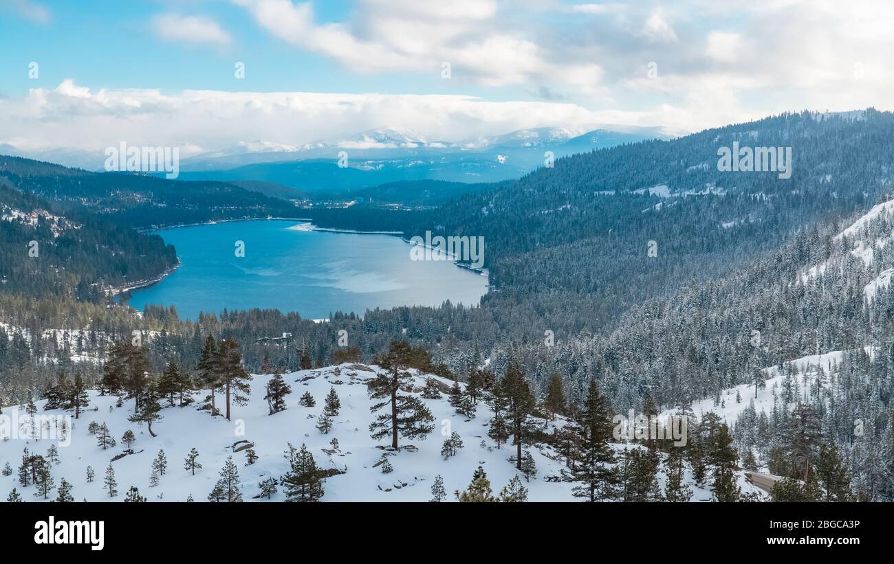 The Donner lake under the snow in winter, in California, panorama Stock Photo Alamy
