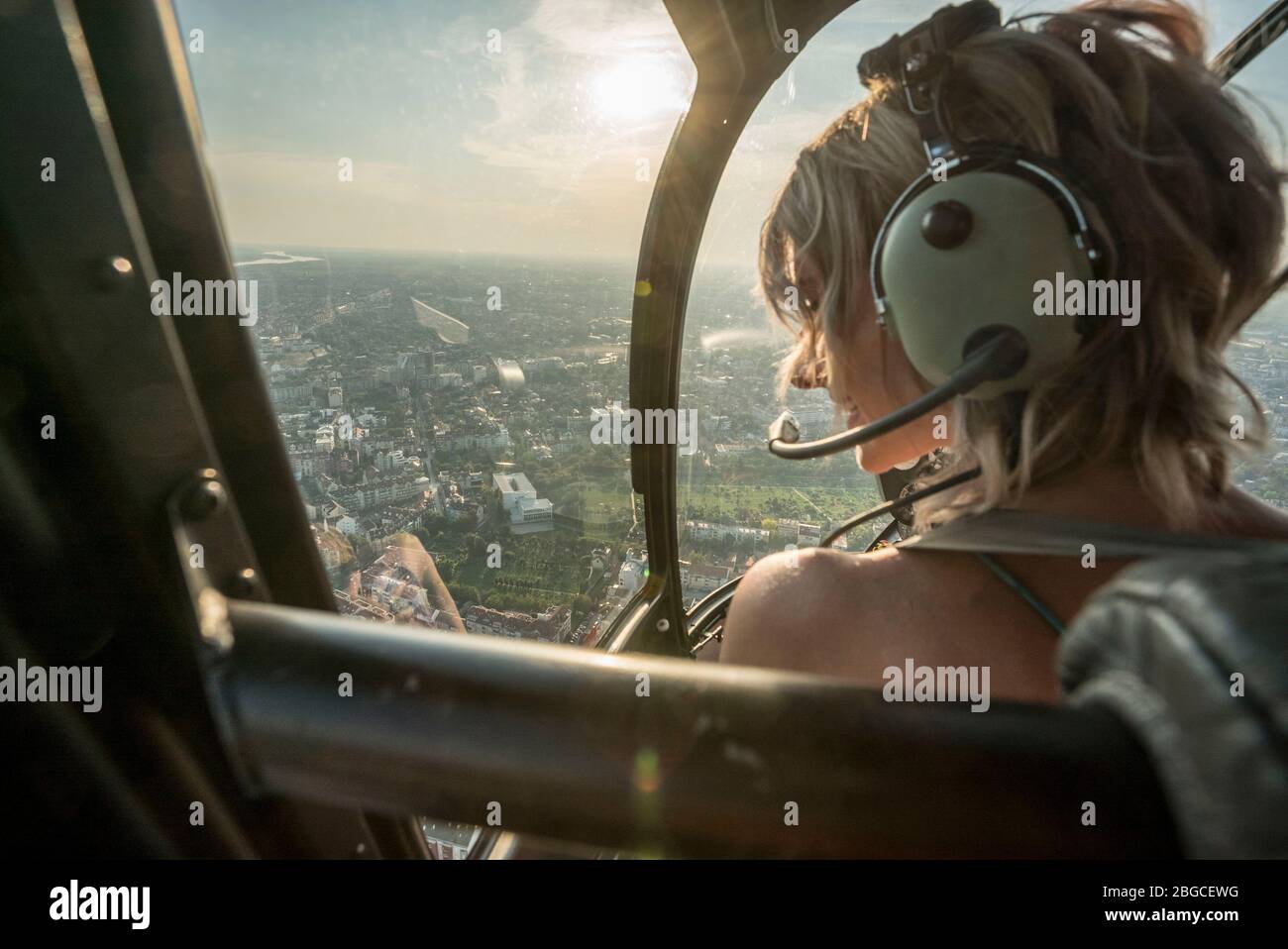 Woman cockpit pilot passenger hi-res stock photography and images - Alamy