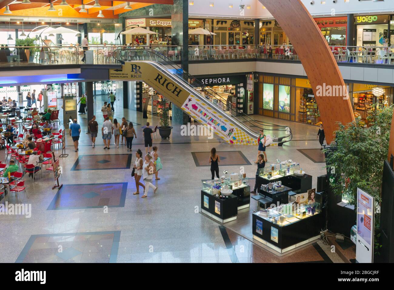La Cañada shopping centre, Marbella, Costa del Sol, Malaga Province,  Andalusia, southern Spain Stock Photo - Alamy