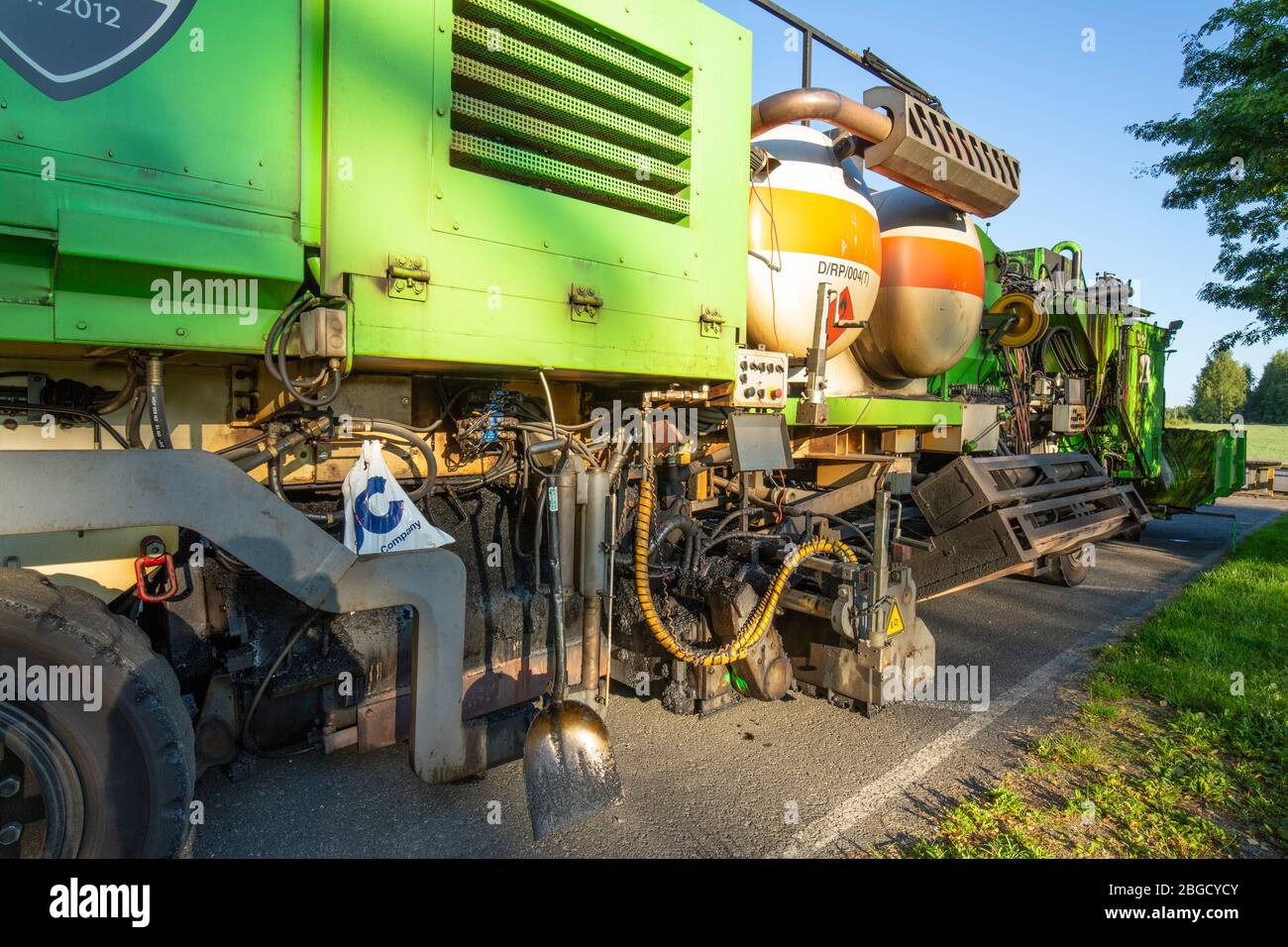 Tarmac laying machine hires stock photography and images Alamy